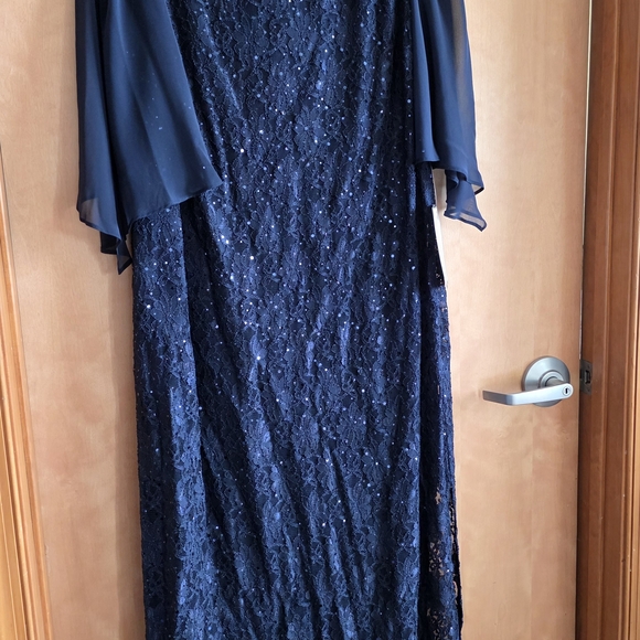 Elegant Navy Blue Lace Dress - Picture 1 of 4